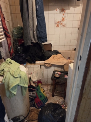 opróżnianie pomieszczeń Łódź. łazienka przed